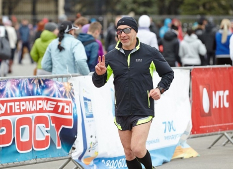 Gennady Kernes ran a half marathon in 1 hour 44 minutes
