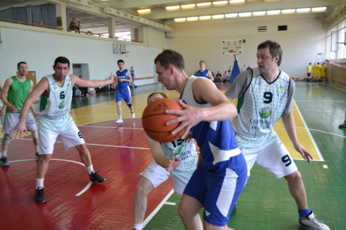 In Kharkov hold intelliadu and amateur basketball league championship