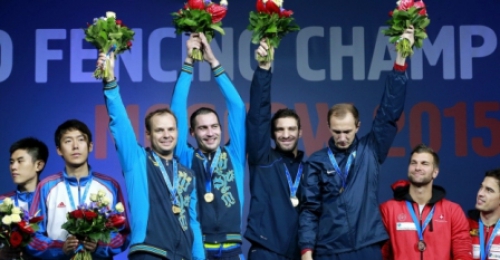 Men's national team of Ukraine in fencing epee won the gold medal at the World Fencing Championship , which ended in Moscow.