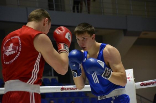Харьковские боксеры победили на чемпионате Украины