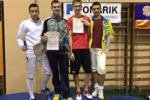 Харьковские фехтовальщики стали лучшими на домашнем турнире
