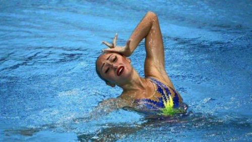 Анна Волошина победила на турнире по синхронному плаванию в Париже