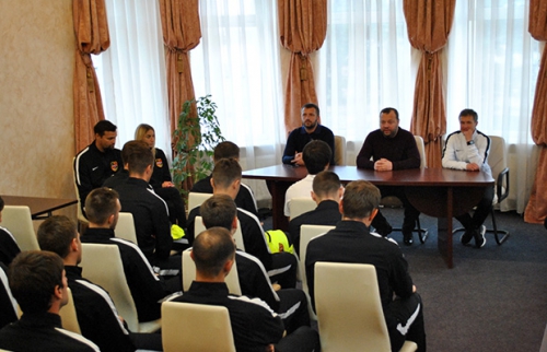 Президент Геліосу зустрівся з командою перед початком першості України