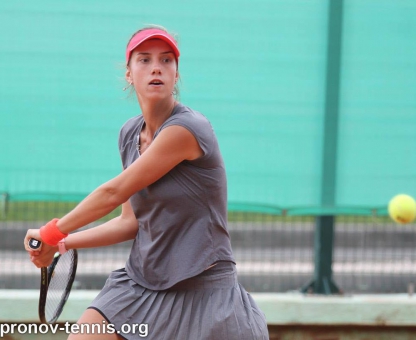 Анастасия Васильева проигрывает на турнире в Стамбуле