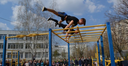 Харківські воркаутери проводять майстер-класи в школах