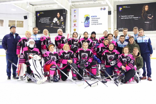 Харьковские Пантеры лидируют в чемпионате Украины по хоккею среди женщин