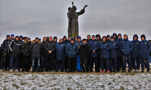 Металлист 1925 почтил память жертв голодоморов в Украине