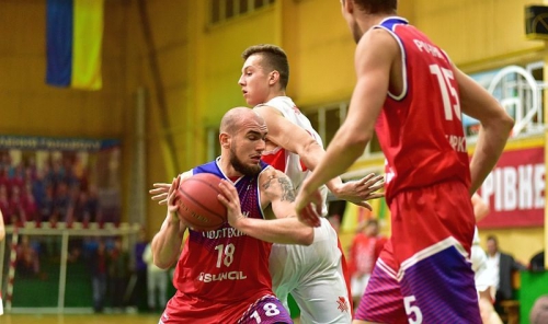 Харьковчане сделали шаг в полуфинал Кубка Украины по баскетболу
