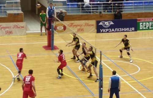 Харьковский Локомотив в полуфинале Кубка Украины по волейболу