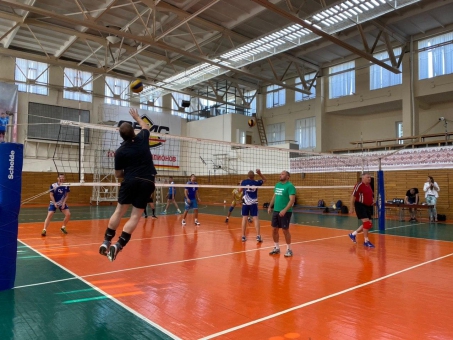 У Харкові відбувся турнір з волейболу пам’яті заслуженого тренера України Володимира Бомштейна