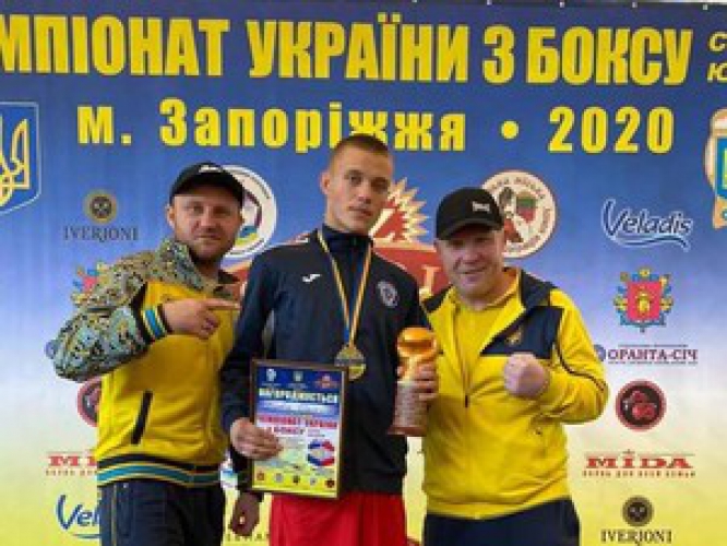 Боксери Харкова повернулися з медалями з чемпіонату України