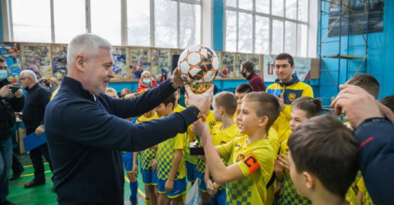 Ігор Терехов нагородив переможців змагань з футзалу на Кубок міської ради
