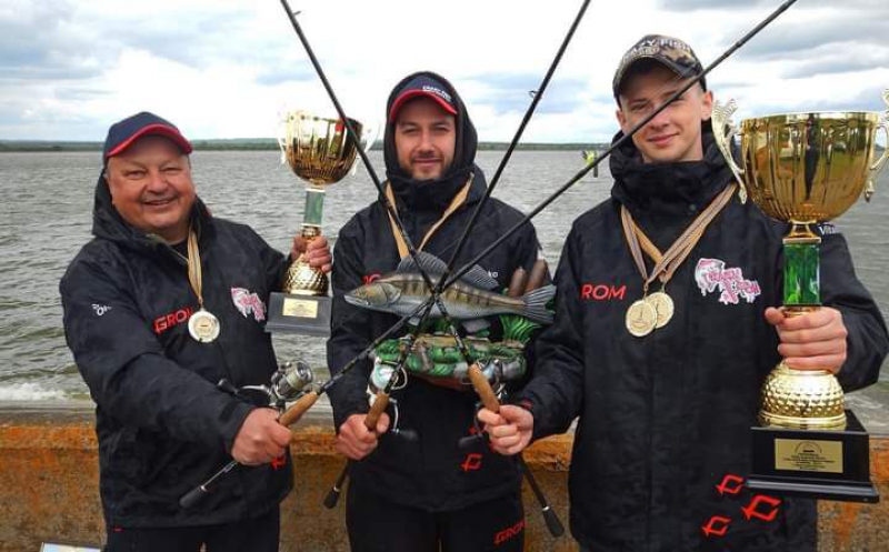 Харьковские рыбаки обменяли улов на золото соревнований в соседней области
