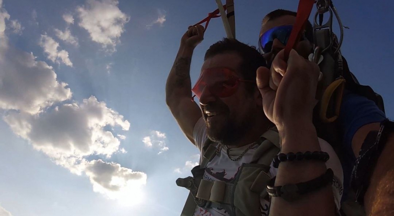 Харківський параспортсмен стрибнув із висоти 3000 метрів