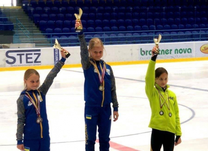 Юные харьковчанки завоевали медали Кубка Европы по шорт-треку