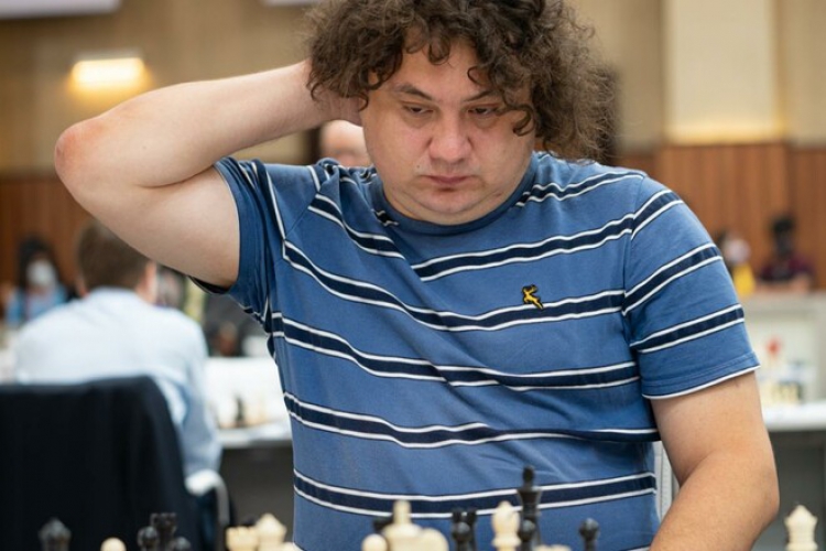 Коробов проиграл первую партию на шахматной Олимпиаде