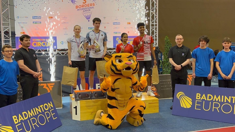 Лаврова выиграла престижный турнир по бадминтону во Франции