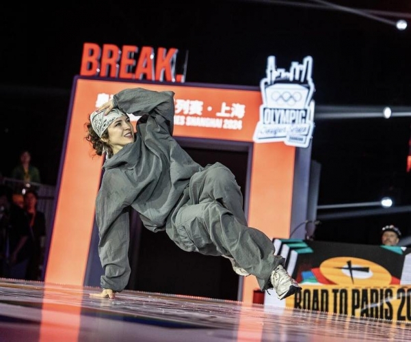 �������� b-girl ����������� �������� �� �������� ����糿