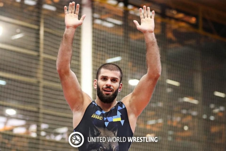 ����� ������ ������ ת � �����-������� ��������