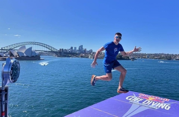 �������� ������������ ���������� ����� ��������� �� ���� Red Bull Cliff Diving World Series � ѳ���