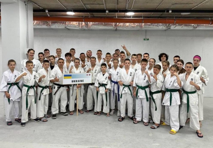 ������� ������� 16 ������� �� ����� ���� � ����