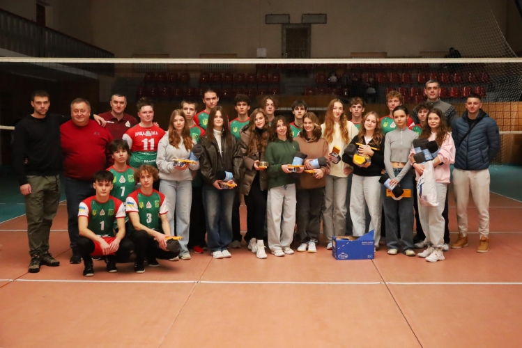 ���������� 1945� ������ �������� �� ������� ���� �����������